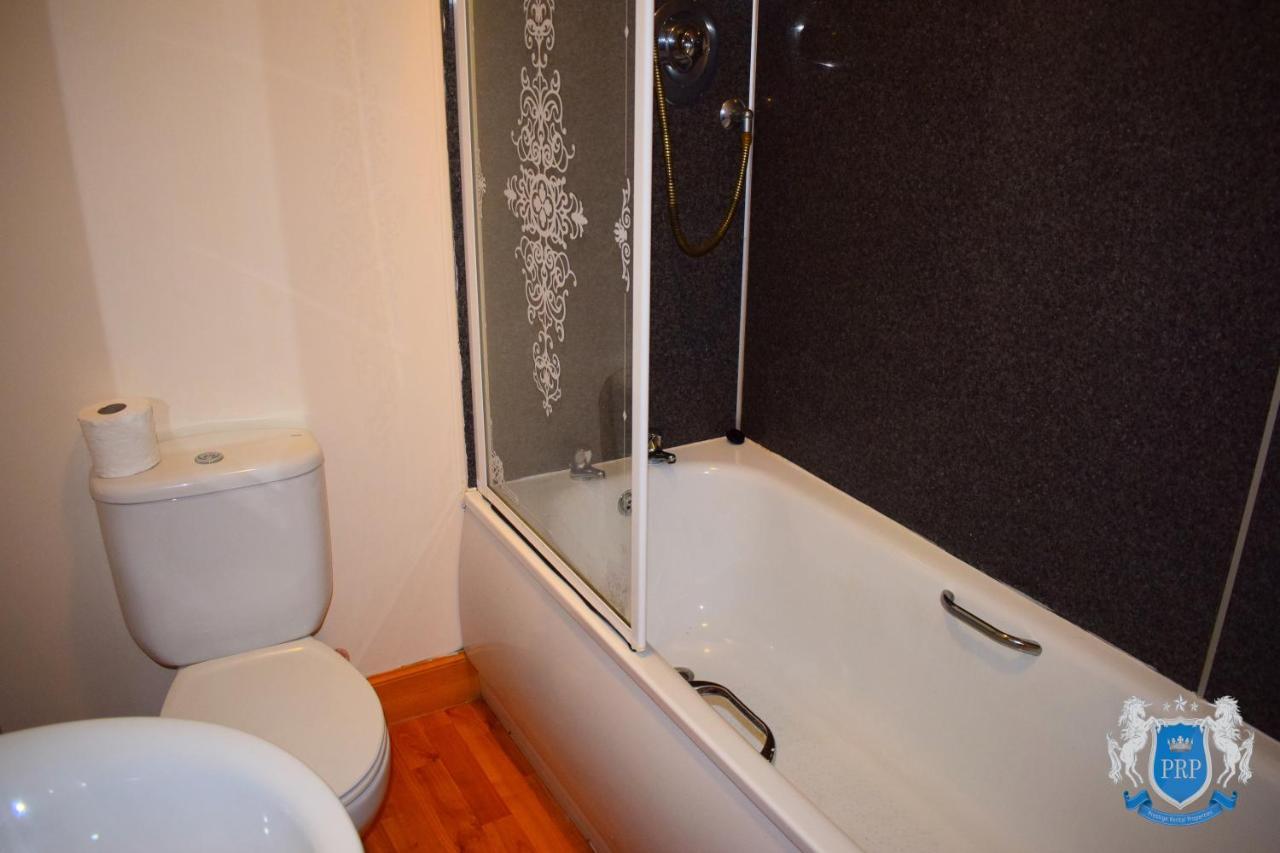 Two Bedroom Town Centre Apartment Elgin Kültér fotó